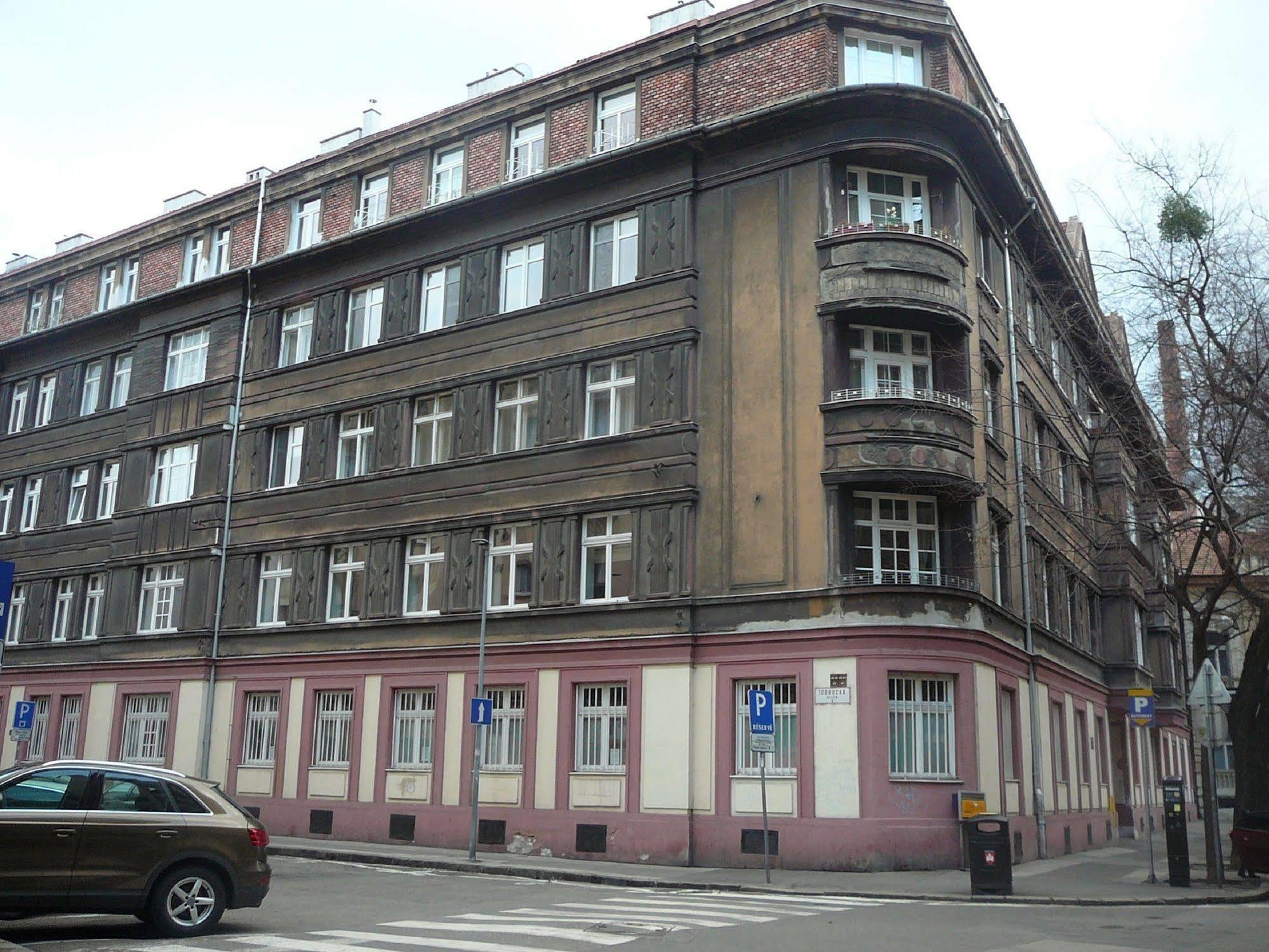Lion Apartments Medena, Big Size, High Ceilings Bratislava Exterior foto