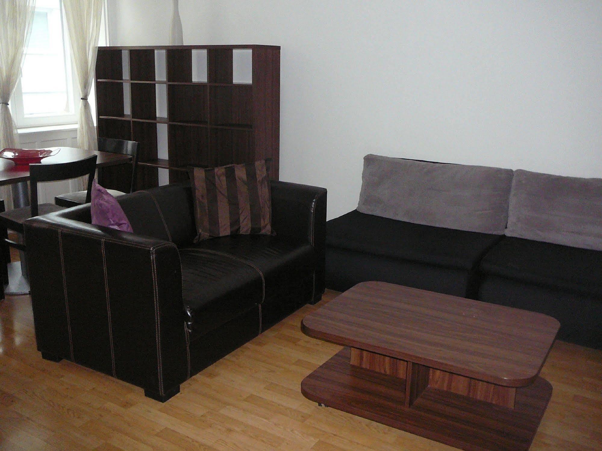 Lion Apartments Medena, Big Size, High Ceilings Bratislava Exterior foto