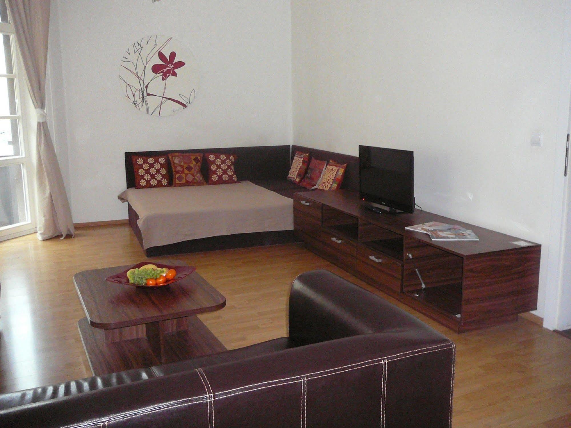 Lion Apartments Medena, Big Size, High Ceilings Bratislava Exterior foto